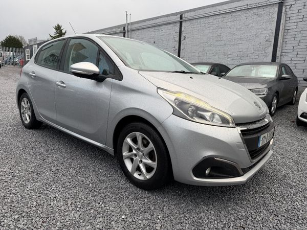 Peugeot 208 Hatchback, Petrol, 2017, Grey