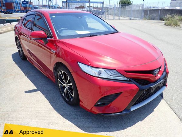 Toyota Camry Saloon, Petrol Hybrid, 2020, Red