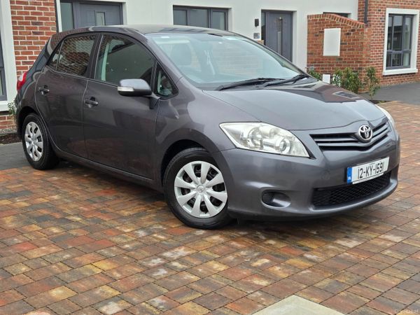 Toyota Auris Hatchback, Diesel, 2012, Grey