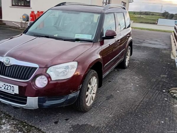 Skoda Yeti SUV, Diesel, 2011, Red