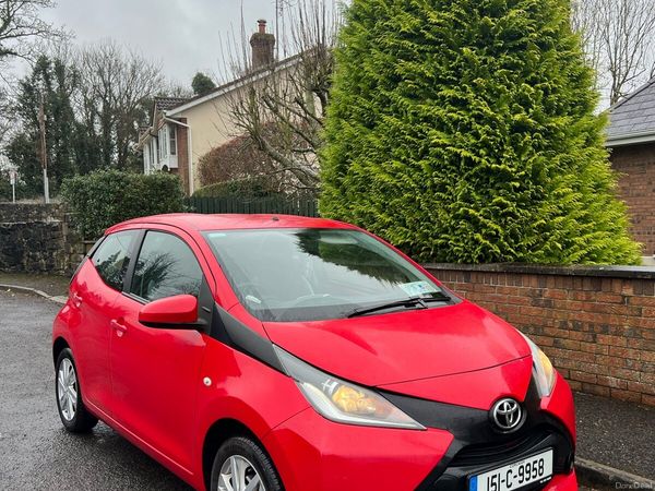 Toyota Aygo Hatchback, Petrol, 2015, Red