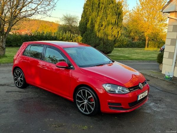 Volkswagen Golf Hatchback, Diesel, 2014, Red