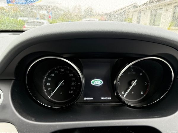 Land Rover Discovery SUV, Diesel, 2018, Grey