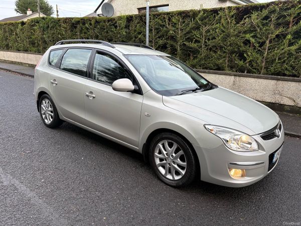 Hyundai i30 Estate, Diesel, 2010, Silver