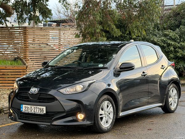 Toyota Yaris Hatchback, Petrol Hybrid, 2023, Black