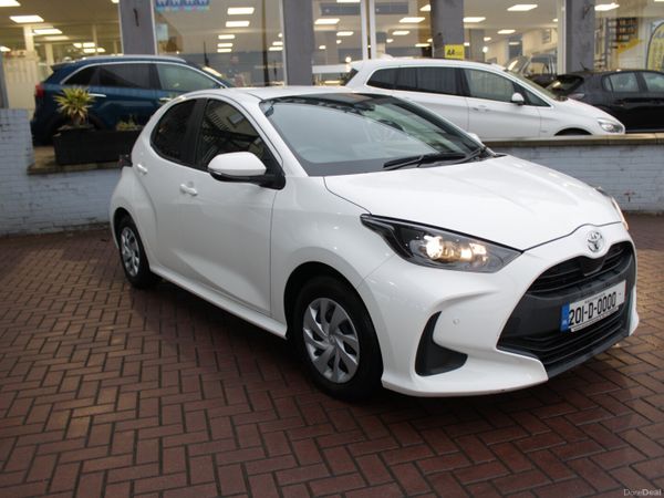 Toyota Yaris Hatchback, Petrol, 2020, White