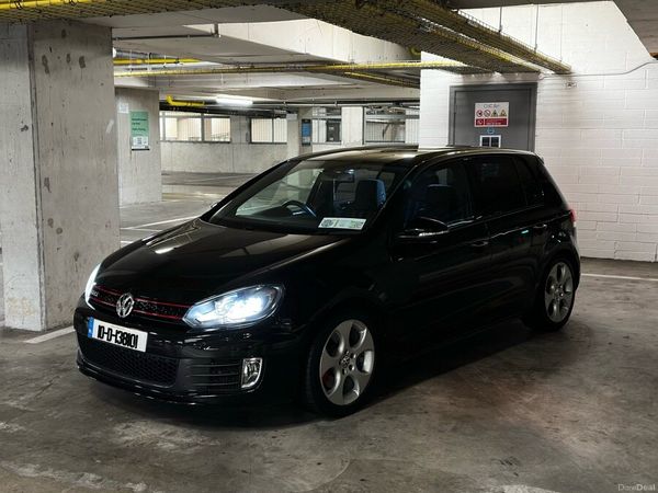 Volkswagen Golf Hatchback, Petrol, 2010, Black