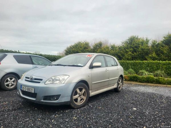 Toyota Corolla Saloon, Diesel, 2005, Silver