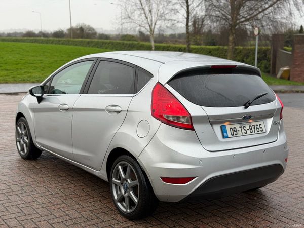 Ford Fiesta Hatchback, Diesel, 2009, Silver