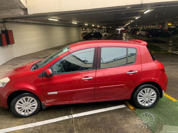 Renault Clio Hatchback, Ethanol Petrol, 2010, Red