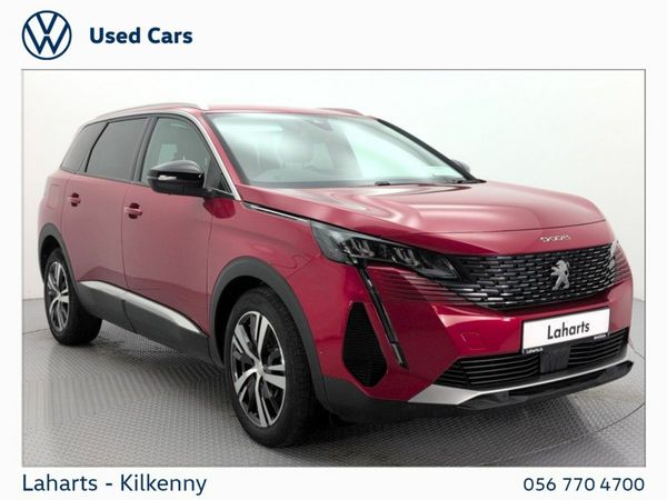 Peugeot 5008 MPV, Diesel, 2022, Red