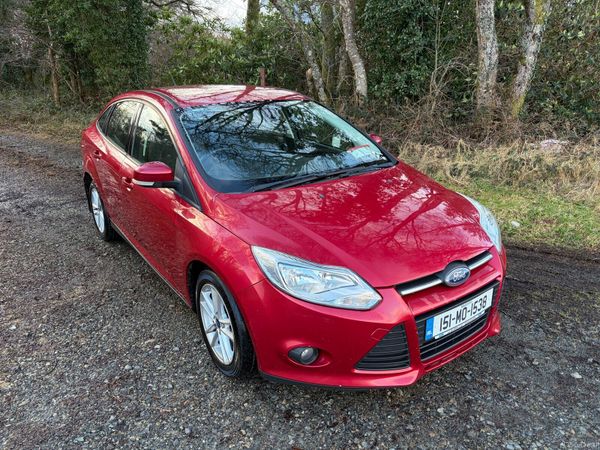 Ford Focus Saloon, Diesel, 2015, Red