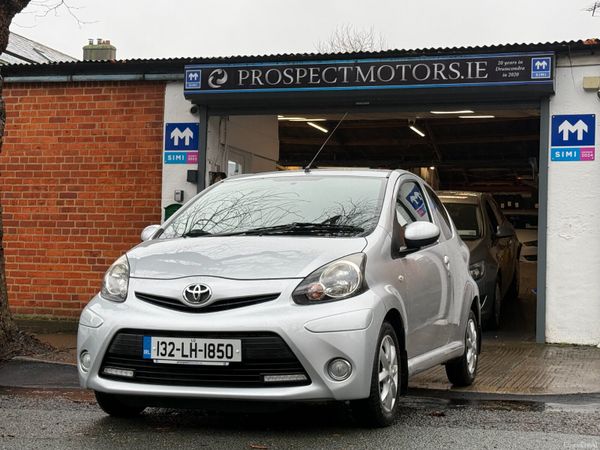 Toyota Aygo Hatchback, Petrol, 2013, Silver