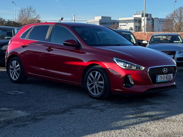Hyundai i30 Hatchback, Petrol, 2017, Red