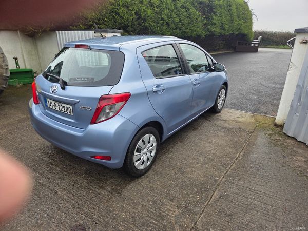 Toyota Yaris Hatchback, Petrol, 2014, Blue