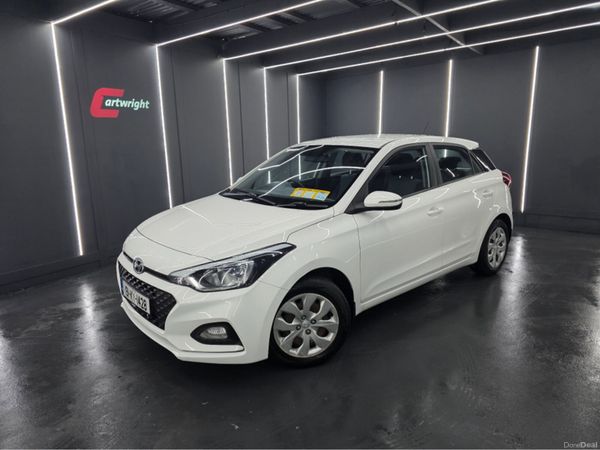 Hyundai i20 Hatchback, Petrol, 2019, White