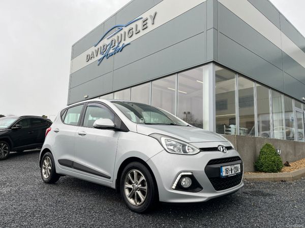 Hyundai i10 Hatchback, Petrol, 2016, Silver