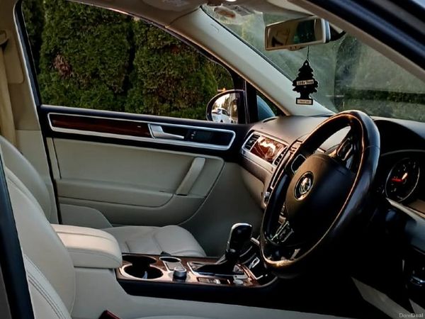 Volkswagen Touareg SUV, Diesel, 2016, Grey