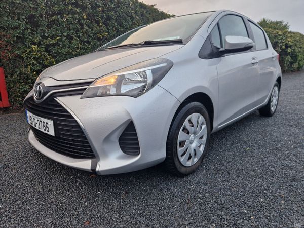 Toyota Yaris Hatchback, Diesel, 2015, Silver