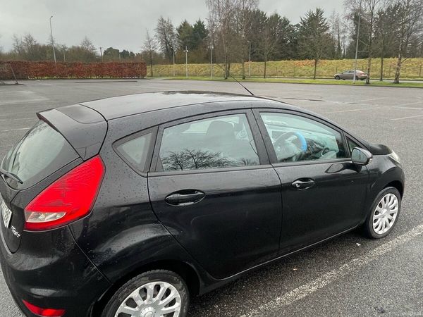 Ford Fiesta Hatchback, Diesel, 2010, Black