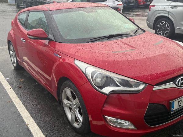 Hyundai Veloster Hatchback, Petrol, 2012, Red