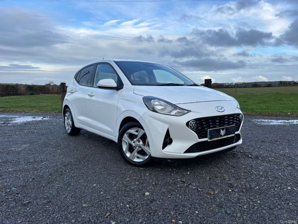 Hyundai i10 Hatchback, Petrol, 2021, White