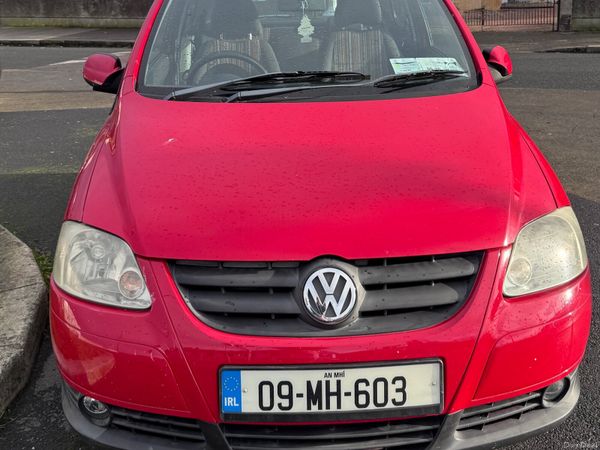 Volkswagen Fox Hatchback, Petrol, 2009, Red