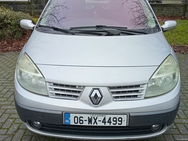 Renault Megane Hatchback, Petrol, 2006, Silver