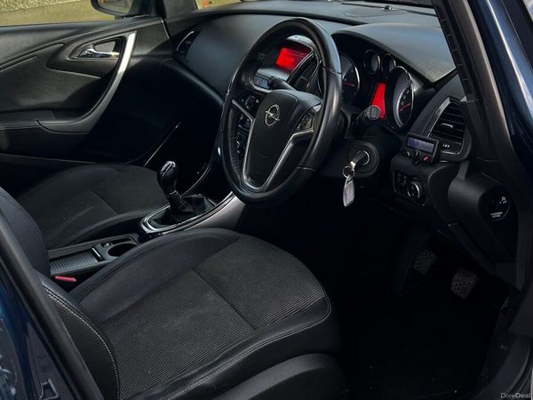 Opel Astra Hatchback, Diesel, 2010, Blue