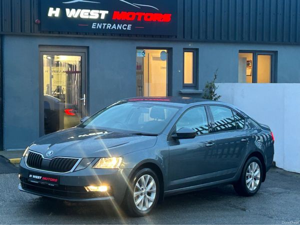 Skoda Octavia Hatchback, Diesel, 2018, Grey