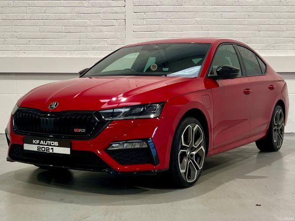 Skoda Octavia Hatchback, Petrol Plug-in Hybrid, 2021, Red