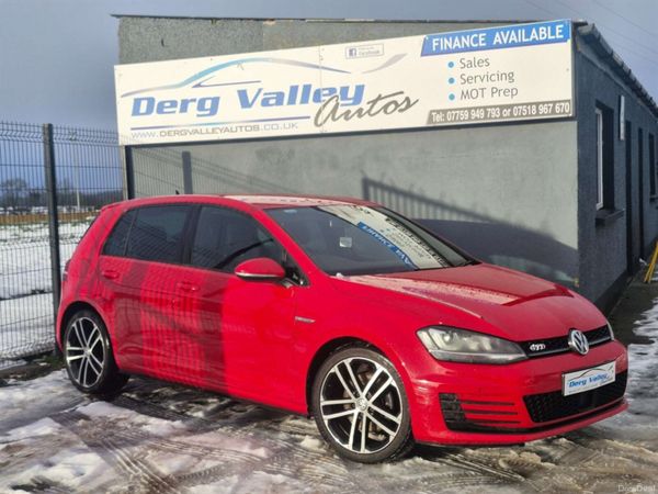 Volkswagen Golf Hatchback, Diesel, 2015, Red
