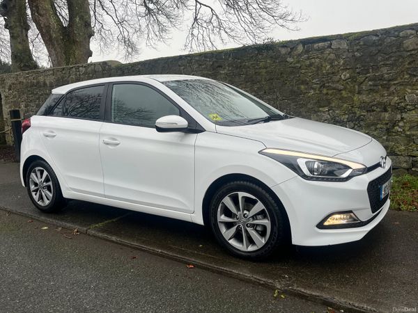 Hyundai i20 Hatchback, Petrol, 2018, White