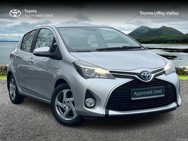 Toyota Yaris Hatchback, Petrol Hybrid, 2016, Silver