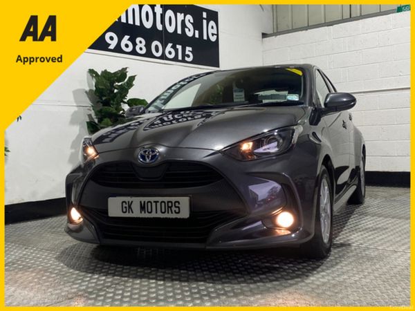 Toyota Yaris Hatchback, Petrol Hybrid, 2023, Grey