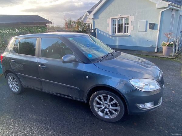 Skoda Fabia Hatchback, Petrol, 2015, Grey