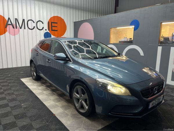 Volvo V40 Hatchback, Petrol, 2014, Blue
