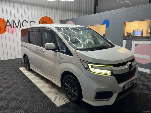 Honda Stepwagon MPV, Petrol Hybrid, 2019, White