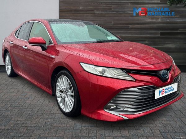 Toyota Camry Saloon, Petrol Hybrid, 2018, Red