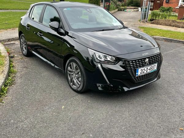 Peugeot 208 Hatchback, Petrol, 2021, Black