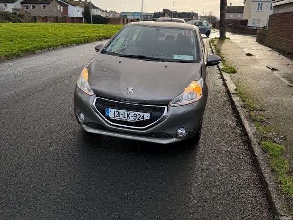 Peugeot 208 Hatchback, Petrol, 2013, Grey