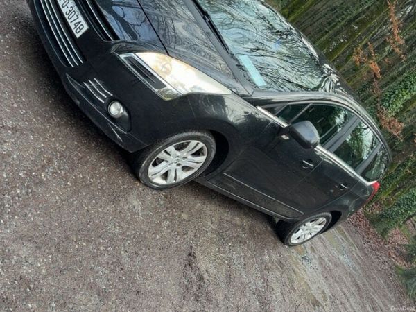 Peugeot 5008 MPV, Diesel, 2013, Black