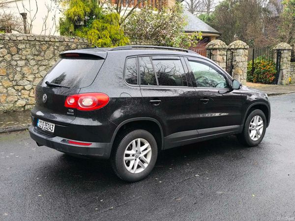 Volkswagen Tiguan SUV, Diesel, 2011, Black