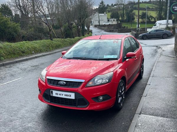 Ford Focus Hatchback, Diesel, 2010, Red