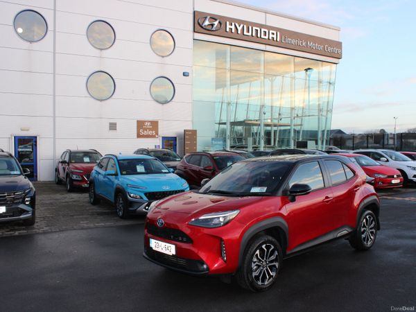 Toyota Yaris Cross Hatchback, Petrol Hybrid, 2023, Red