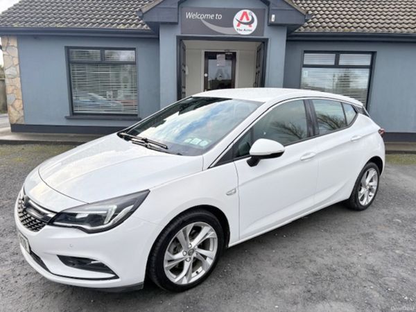 Opel Astra Hatchback, Diesel, 2016, White