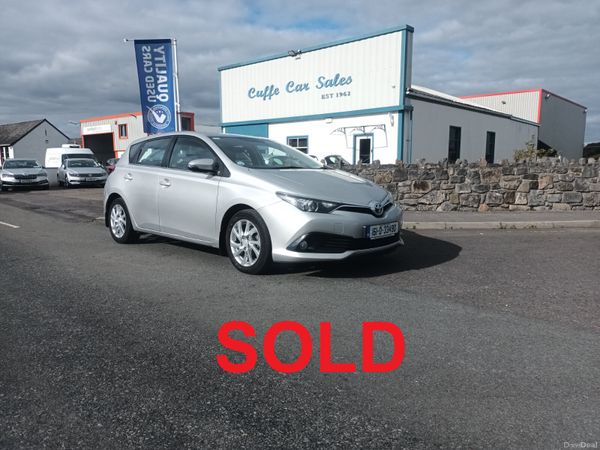 Toyota Auris Hatchback, Diesel, 2016, Silver
