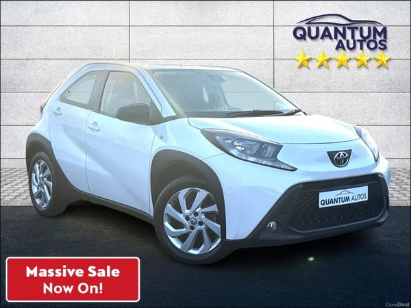Toyota Aygo Hatchback, Petrol, 2022, White