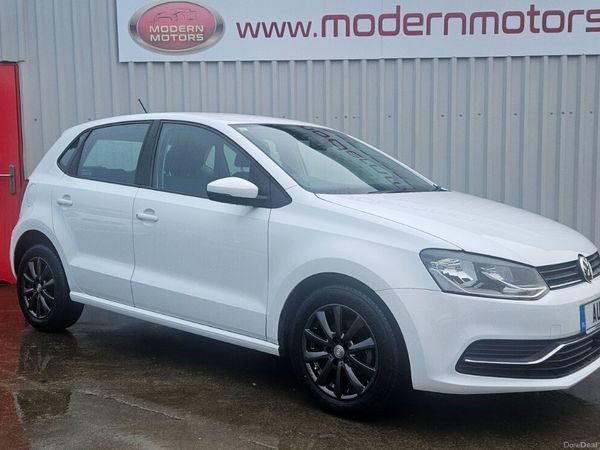 Volkswagen Polo Hatchback, Petrol, 2015, White