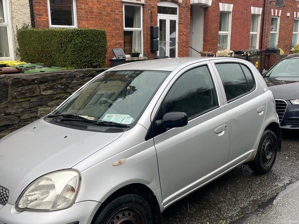 Toyota Yaris Hatchback, Petrol, 2005, Silver